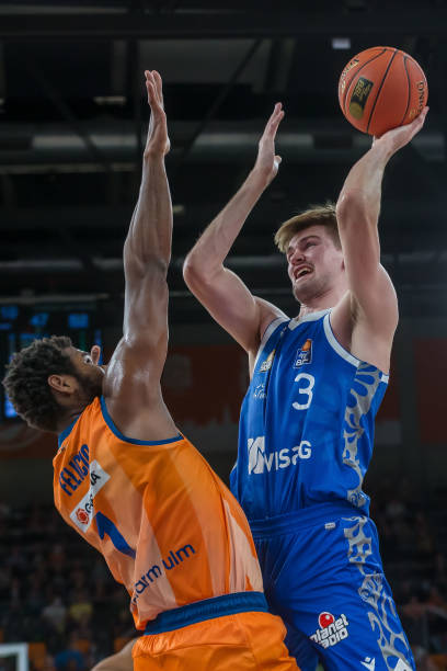 而在下半场 而在下半场